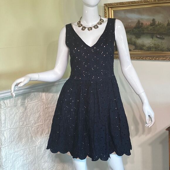 Karl Lagerfeld Navy Blue Cotton Eyelet Sleeveless V-Neck Summer Mini Dress - Picture 2 of 16